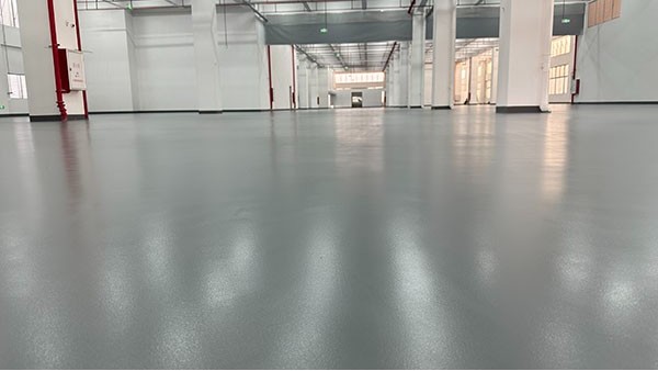 中山某汽车灯具企业（AGV智能仓储仓库）聚氨酯砂浆超耐磨地坪漆工程