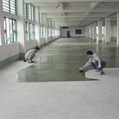 防静电底漆层施工