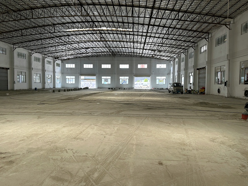 佛山某吊顶铝板厂房生产车间原始地面
