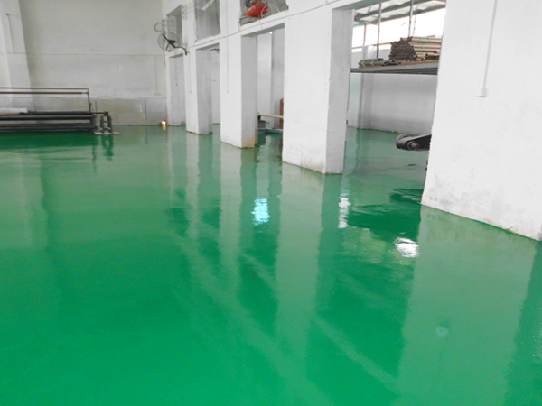 为什么客户自己施工的地面漆会有色差？