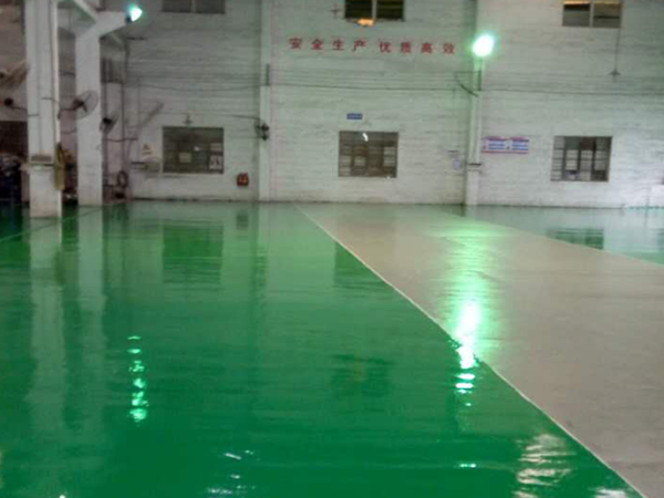 为什么新做的环氧地坪漆上会有刮痕？